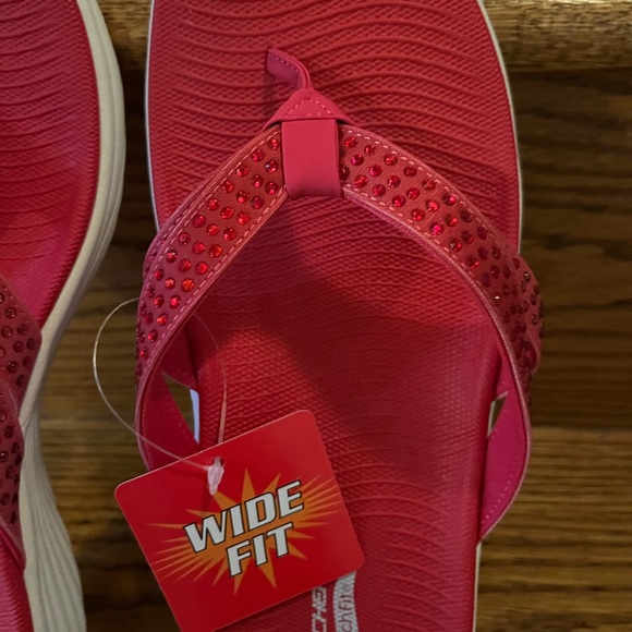 Skechers Archfit Pink Flip Flops with Rhinestone Embellished Straps - Picture 2 of 9
